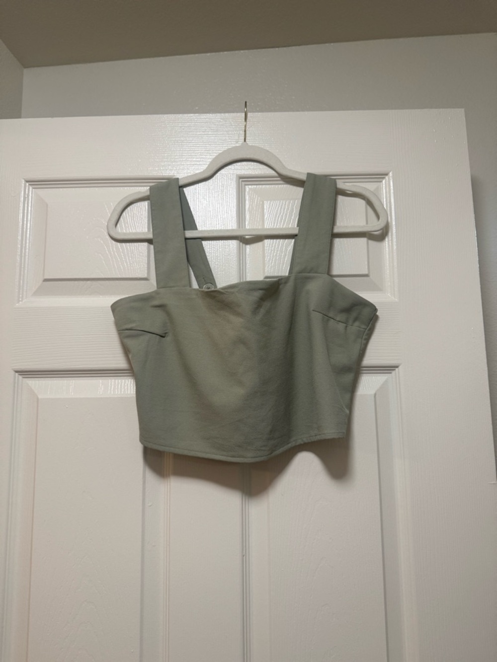 Abercrombie & Fitch Structured Square-Neck Crop Top in Sage Green - Picture 6 of 14